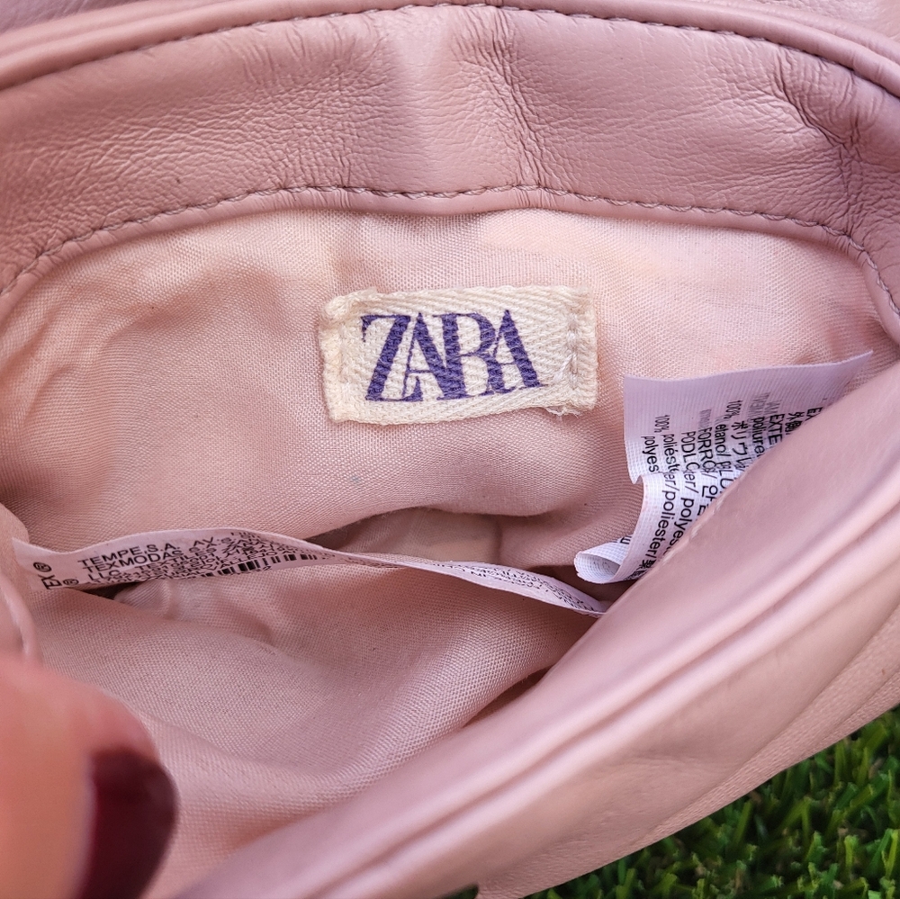 Zara Pink Soft Faux Leather Heart Mini Crossbody Bag. - Picture 4 of 16